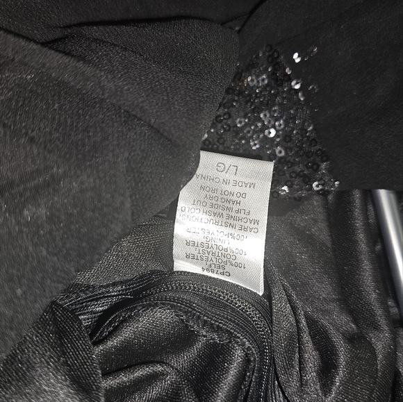 3/20.00. Black sequin romper. - Picture 9 of 9